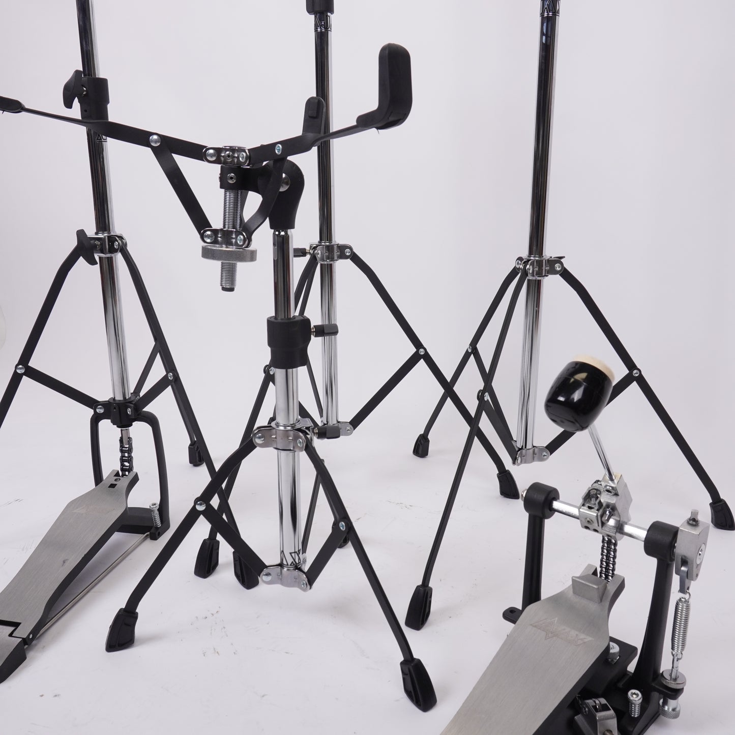 AJAX LIGHT WEIGHT BLACK & CHROME HARDWARE SET