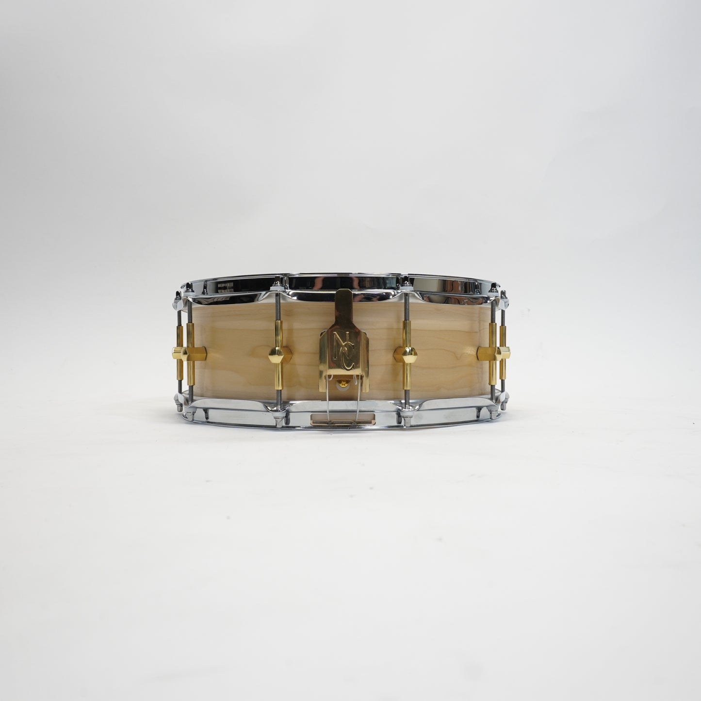Noble & Cooley Solid Shell Tulip Snare 5X14 - Natursatin, Messingbeschläge, geflanschte Chromspannreifen