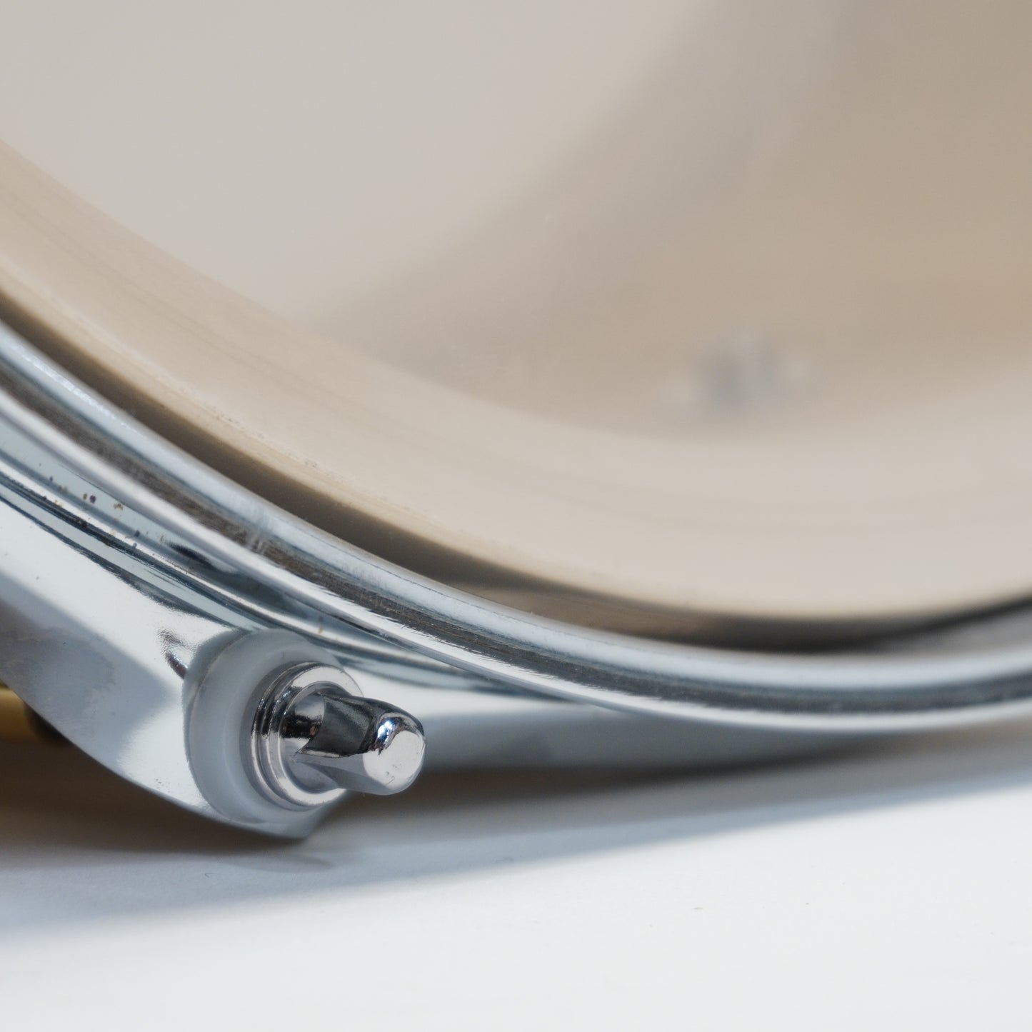 Noble & Cooley Solid Shell Tulip Snare 5X14 - Natursatin, Messingbeschläge, geflanschte Chromspannreifen