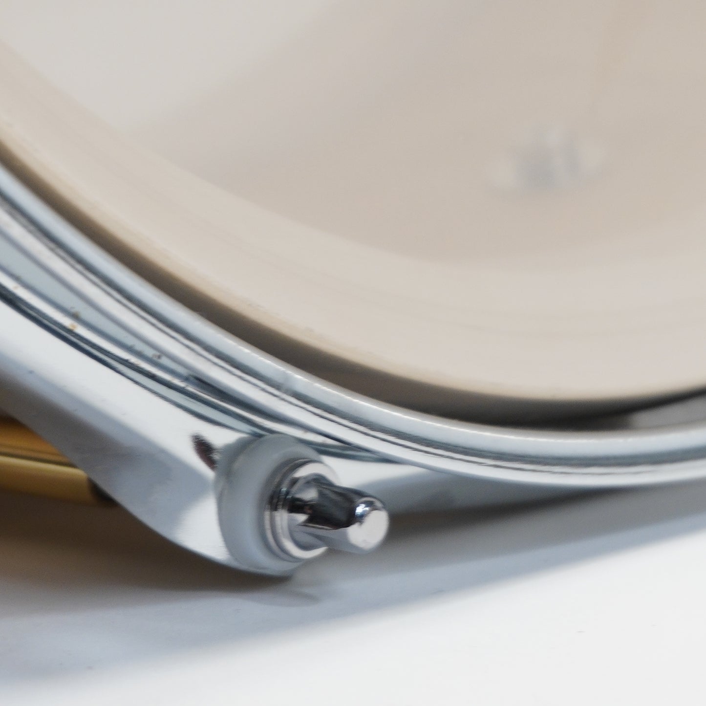 Noble & Cooley Solid Shell Tulip Snare 5X14 - Natursatin, Messingbeschläge, geflanschte Chromspannreifen