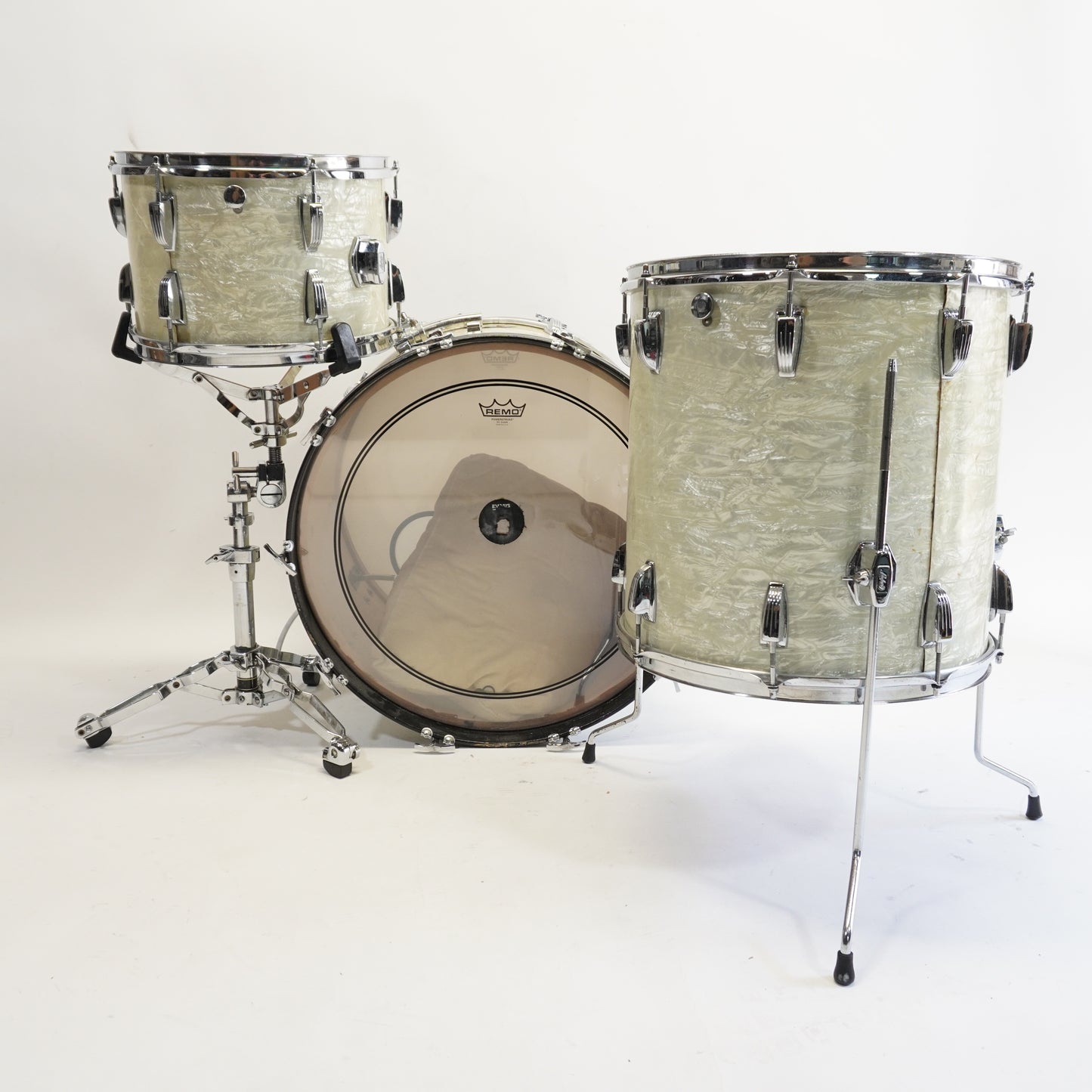 LUDWIG CLASSIC 3-PIECE IN WHITE MARINE PEARL 22/13/16