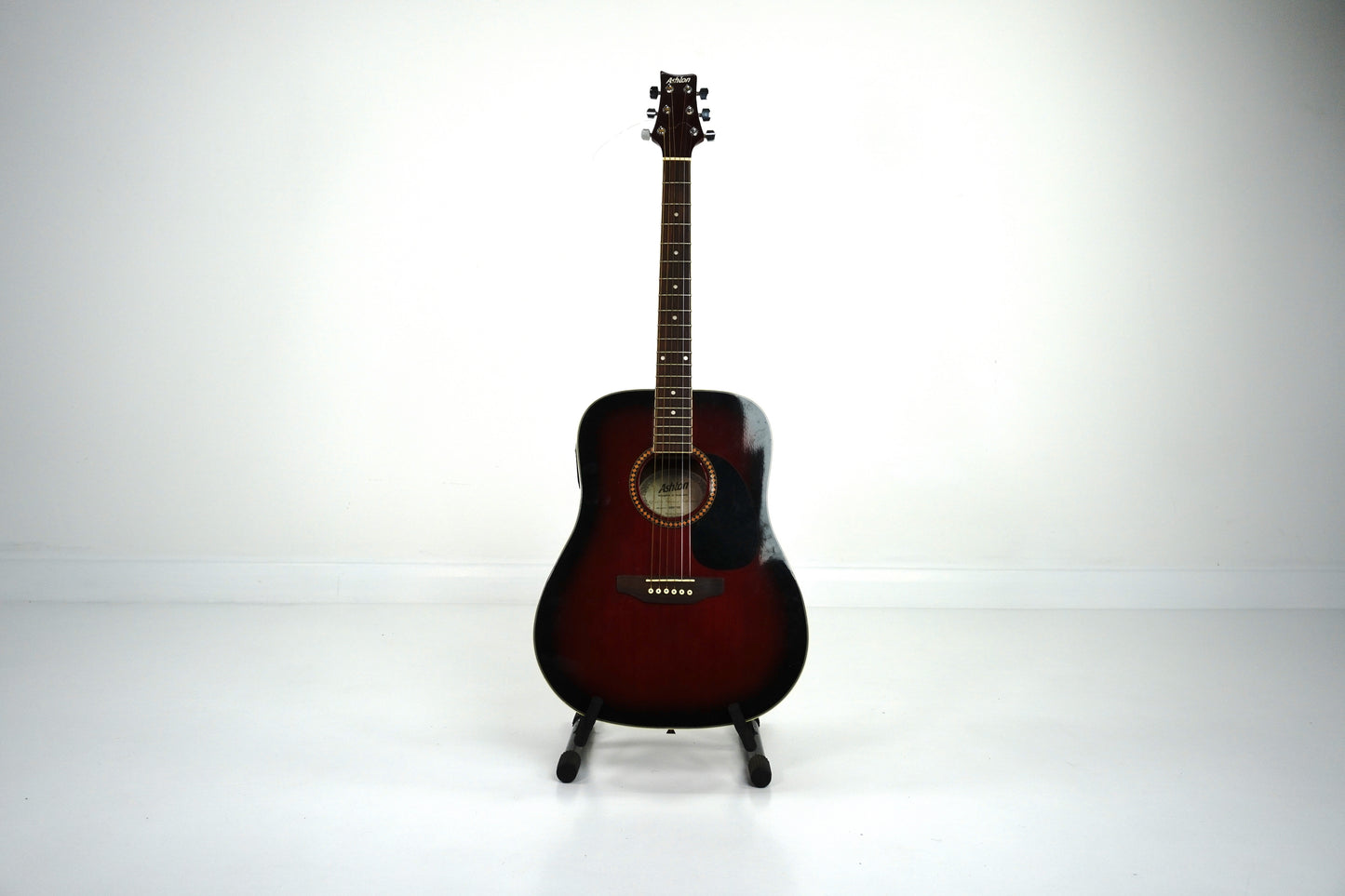 Ashton D25TRB Gitarre