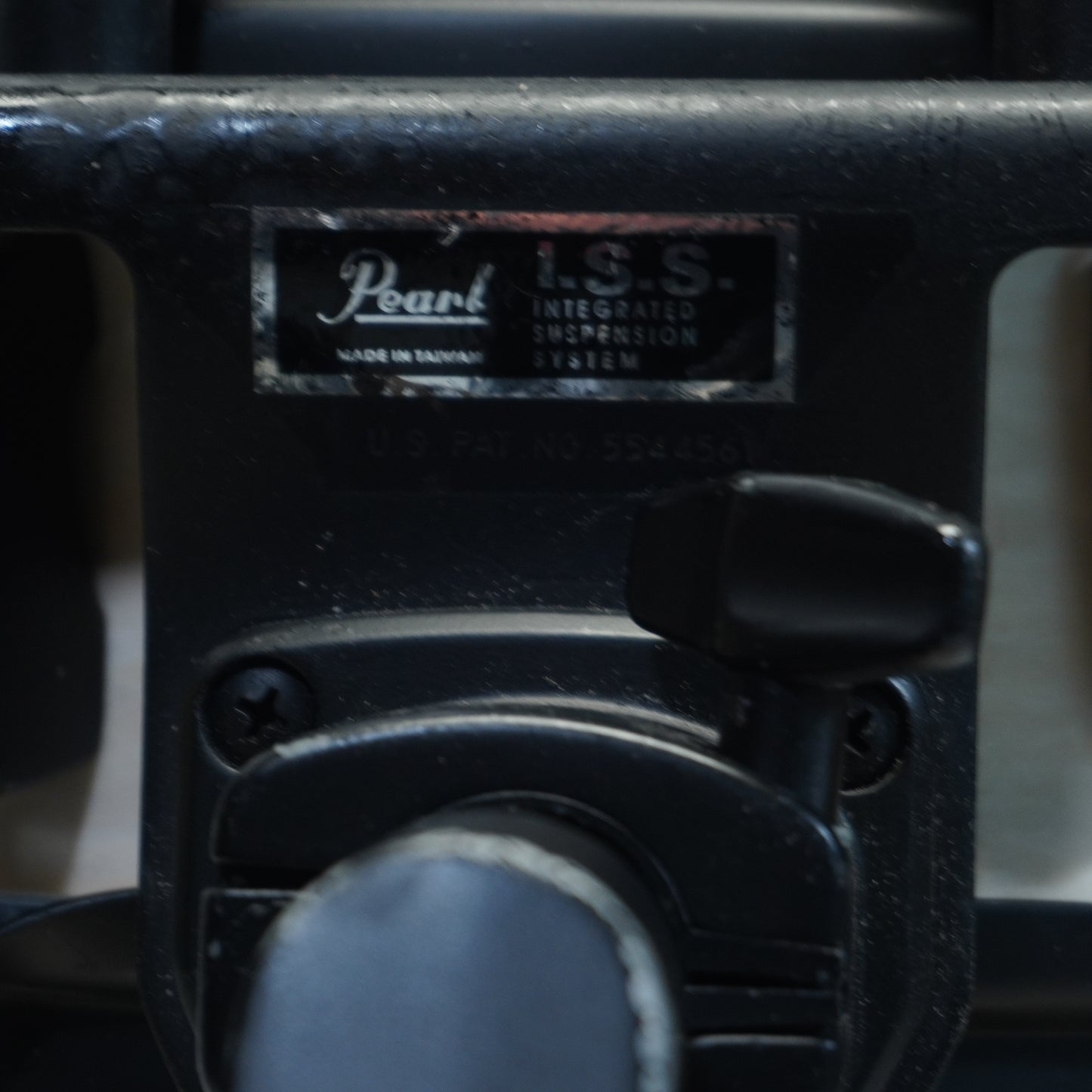 Pearl LMF 5 Piece Drum Kit in White Finish 22/10/12/14/14x5SD