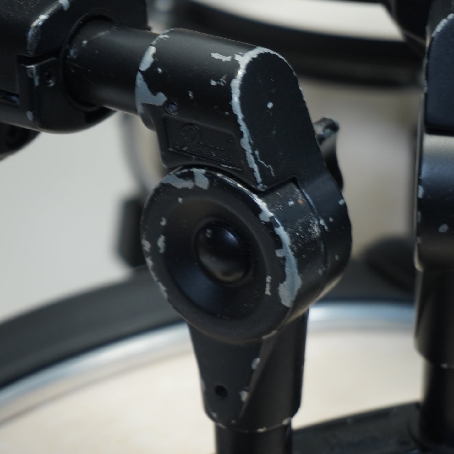 Pearl LMF 5 Piece Drum Kit in White Finish 22/10/12/14/14x5SD