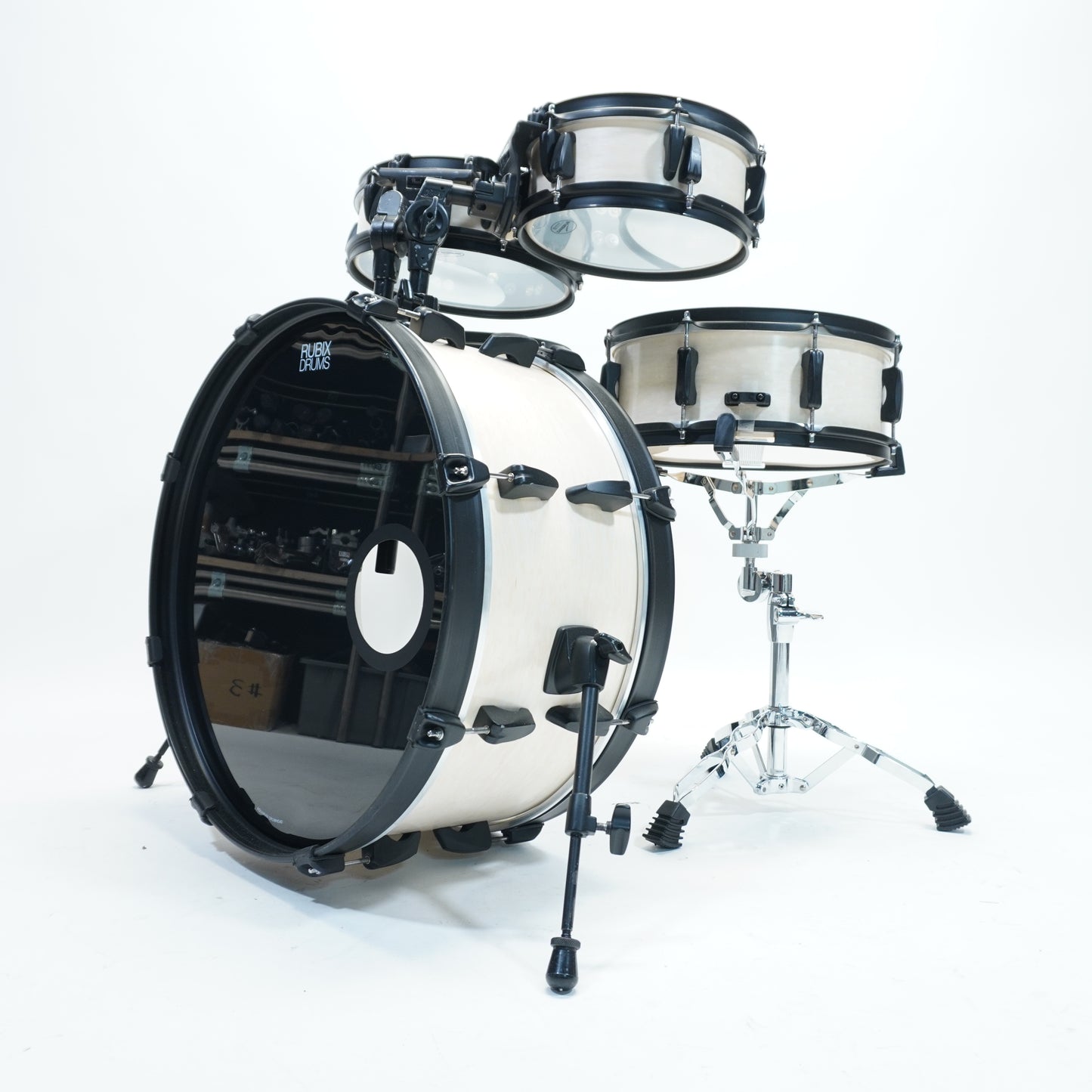 Pearl LMF 5 Piece Drum Kit in White Finish 22/10/12/14/14x5SD