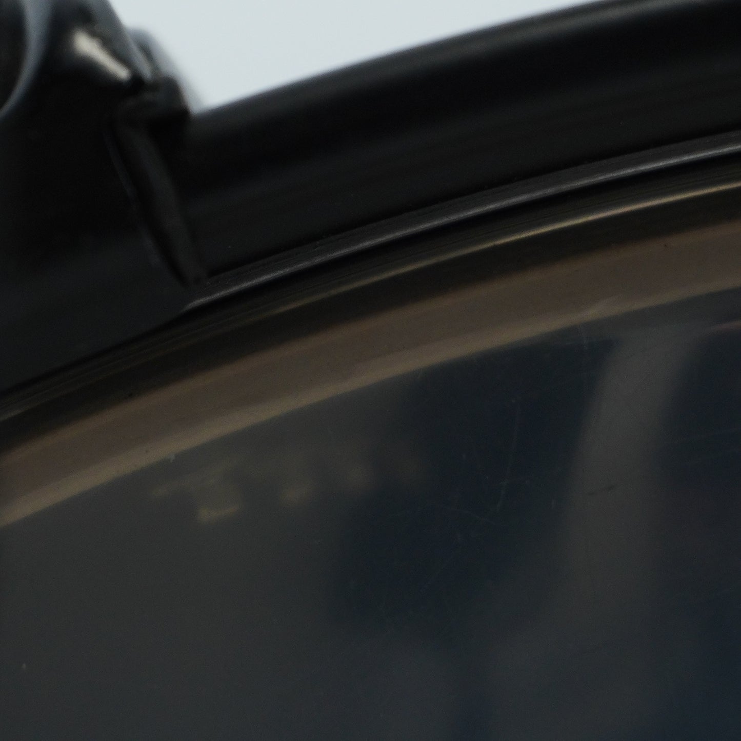 Pearl LMF 5 Piece Drum Kit in White Finish 22/10/12/14/14x5SD