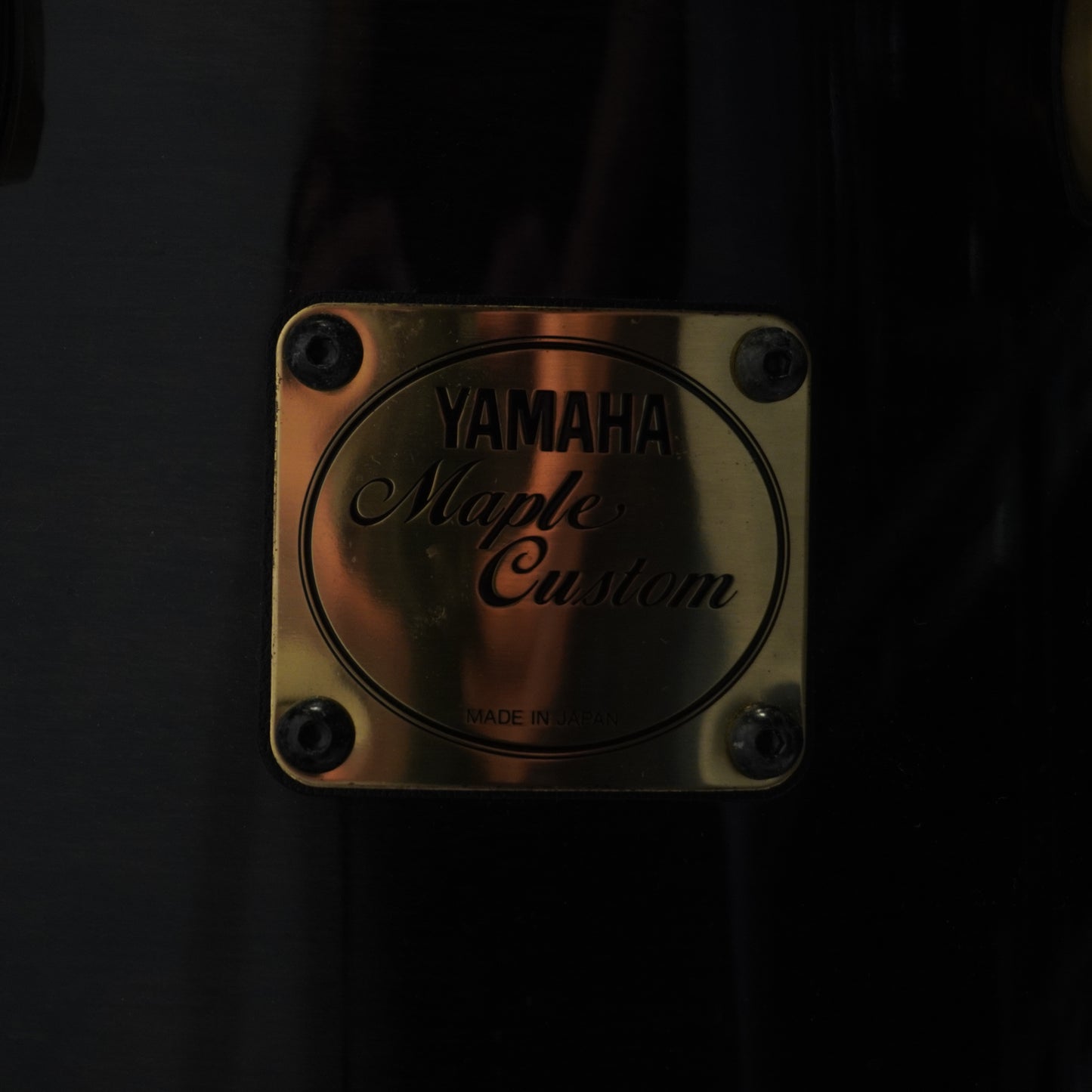 YAMAHA MAPLE CUSTOM 4-PIECE SHELL SET 22/10/12/14 IN BLACK LACQUER