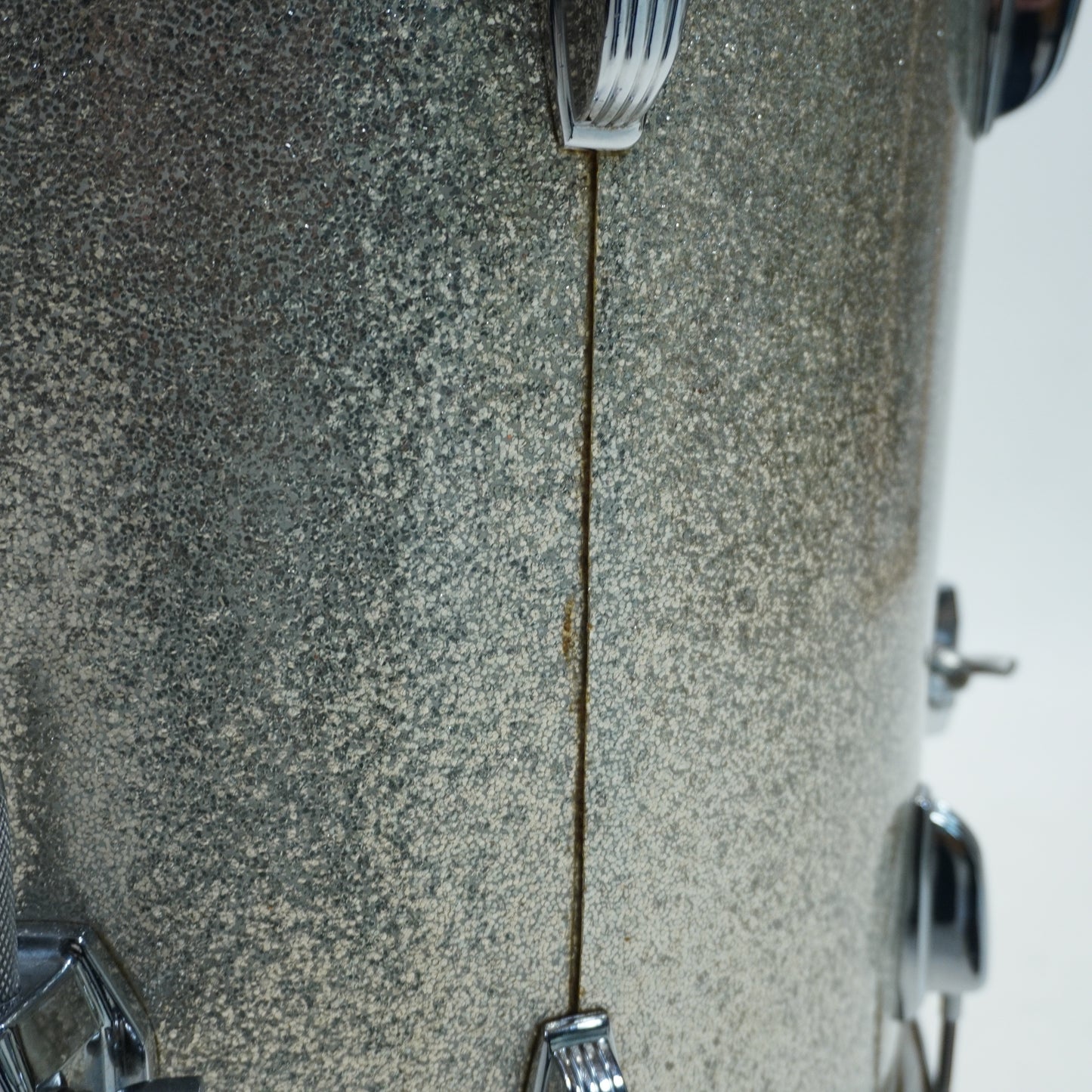 LUDWIG CLASSIC 1965 3-PIECE 22,16,13 IN SILVER SPARKLE