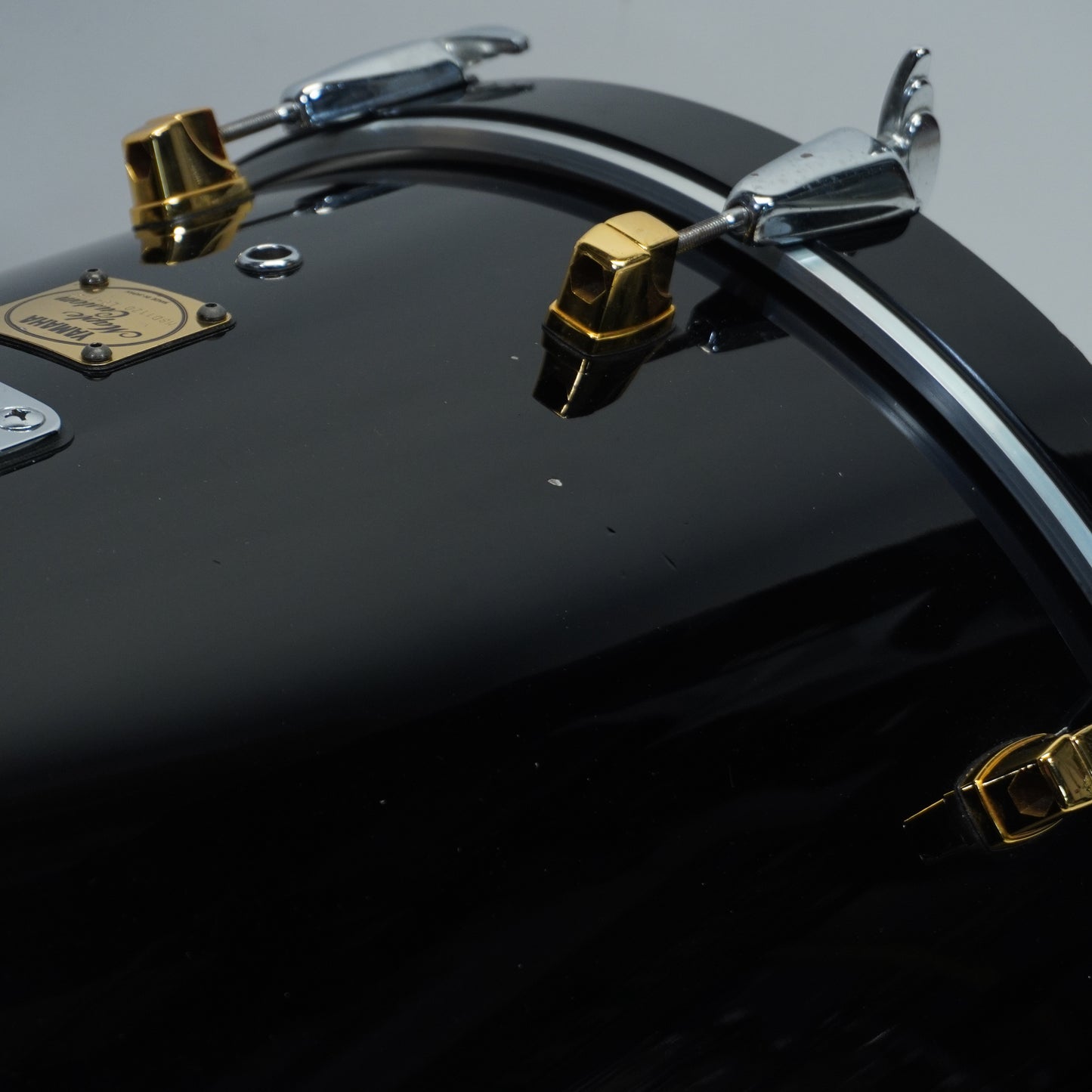 YAMAHA MAPLE CUSTOM 20"x 16" BASS DRUM- SOLID BLACK