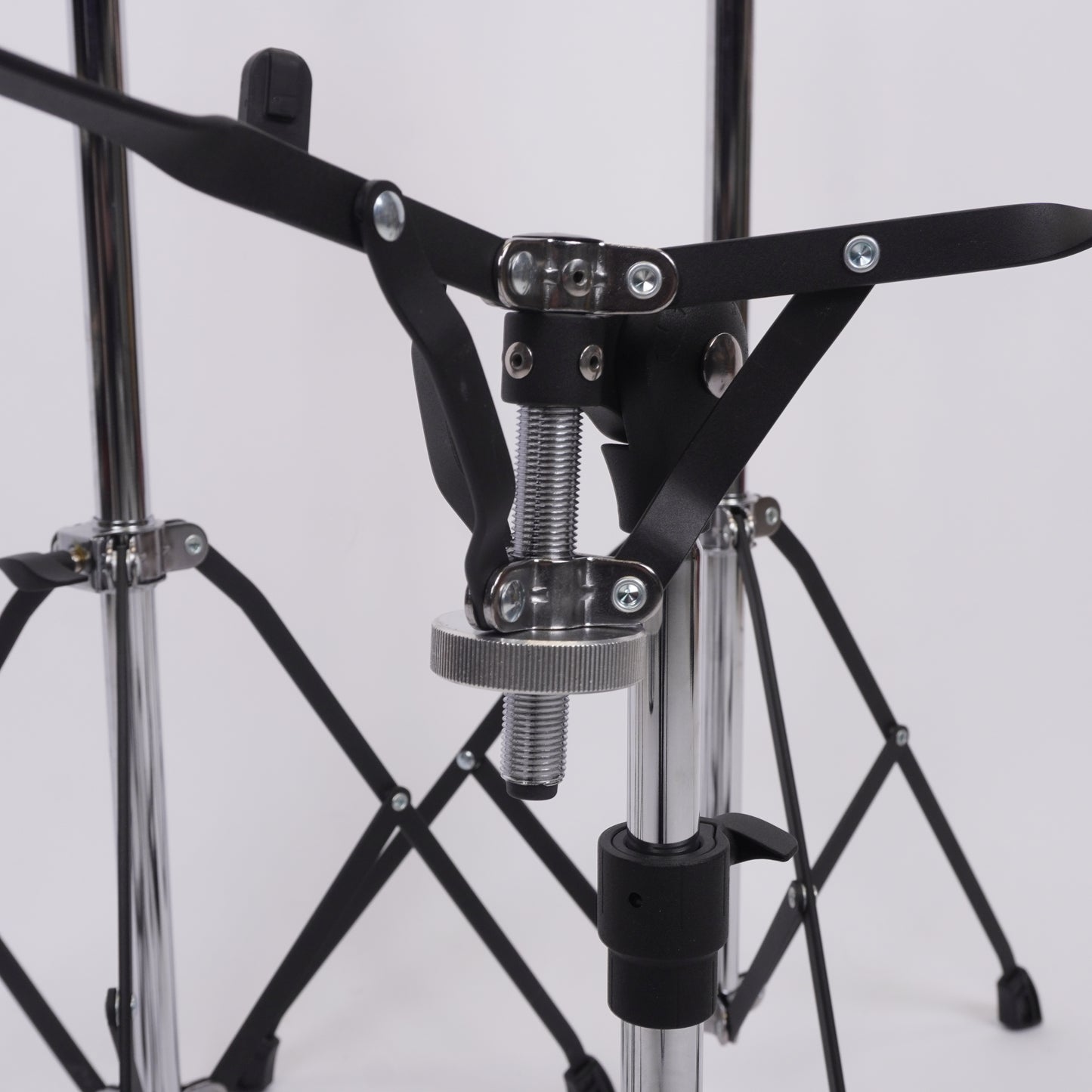 AJAX LIGHT WEIGHT BLACK & CHROME HARDWARE SET