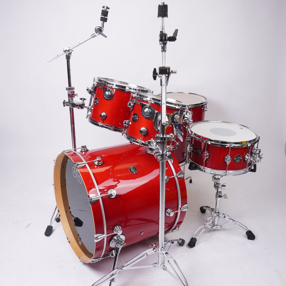 DW PERFORMANCE 6-PIECE DRUM KIT IN CANDY APPLE RED 22/10/12/14/1614X6.5
