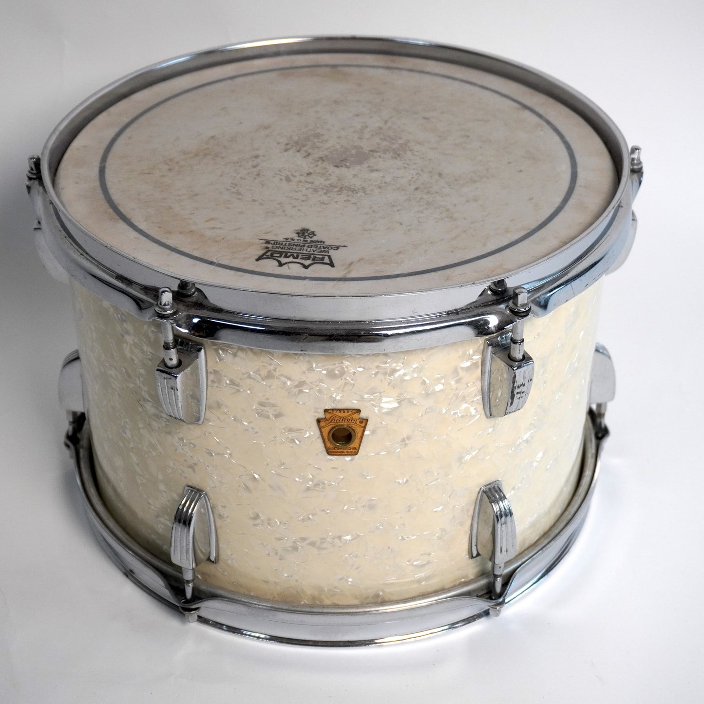 Ludwig Tom 12" x 8" en blanc marine nacré (fin des années 60)