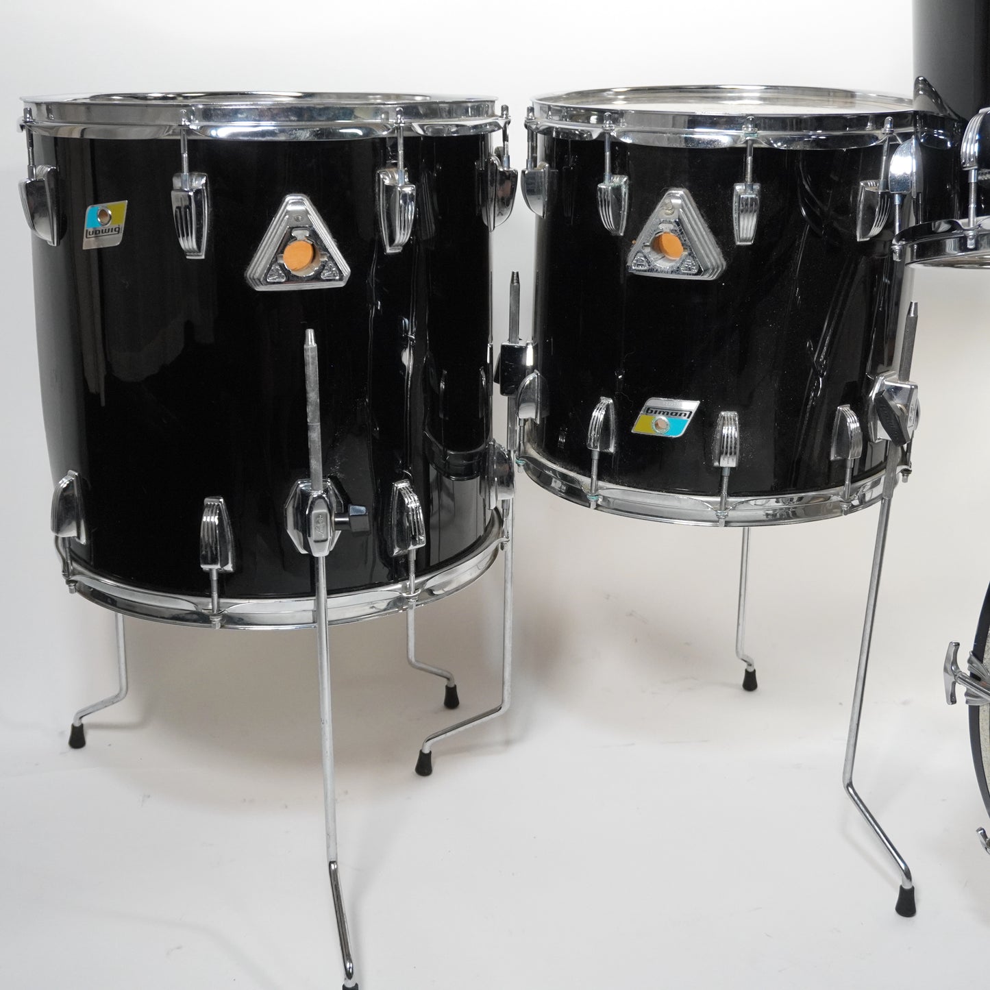 Ludwig Classic Maple 7-teiliges Schlagzeug in Black Cortex 22,8,10,12,13,14,16