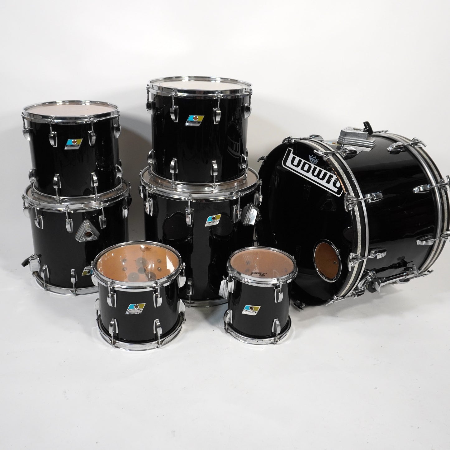 Ludwig Classic Maple 7-teiliges Schlagzeug in Black Cortex 22,8,10,12,13,14,16