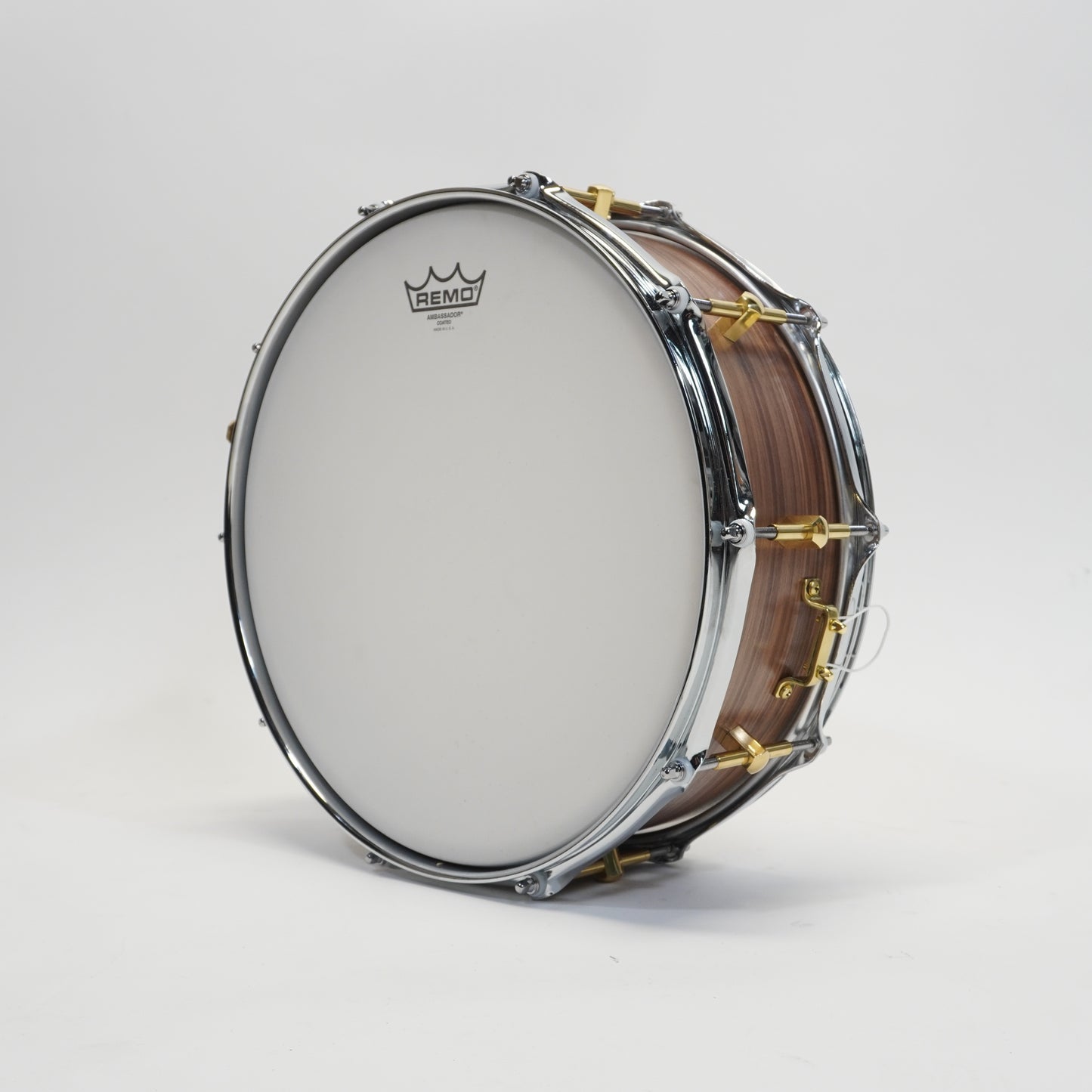 Noble &amp; Cooley Snare-Saite mit massivem Kessel aus Walnussholz, 5 x 14, Natursatin, Messingbeschläge, Chromspannreifen mit Flansch 