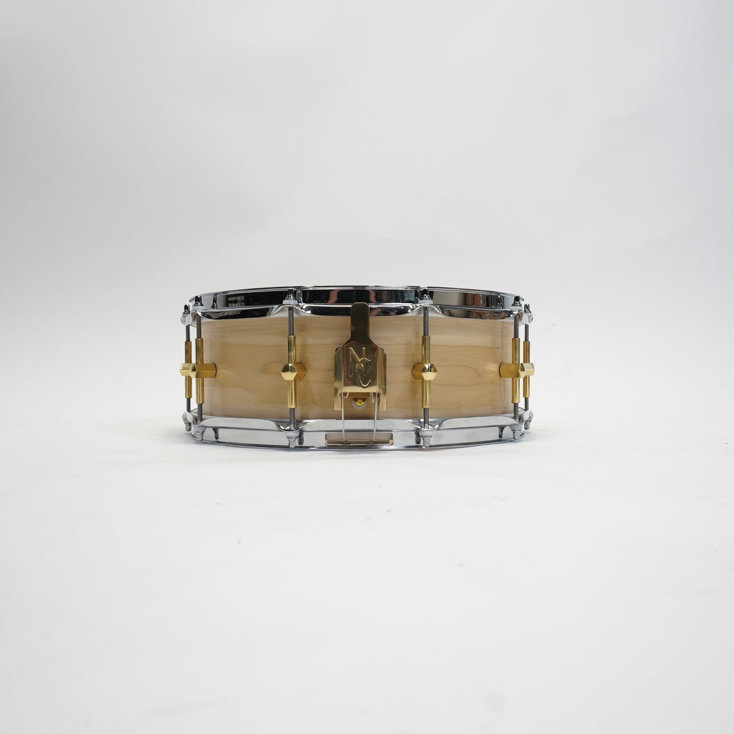 Noble &amp; Cooley Solid Shell Tulip Snare 5X14 - Natursatin, Messingbeschläge, geflanschte Chromspannreifen 