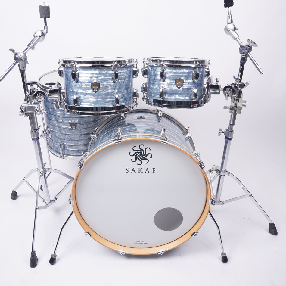 Sakae Trilogy 5-teiliges Schlagzeug in Sky Blue Oyster inkl. Snare