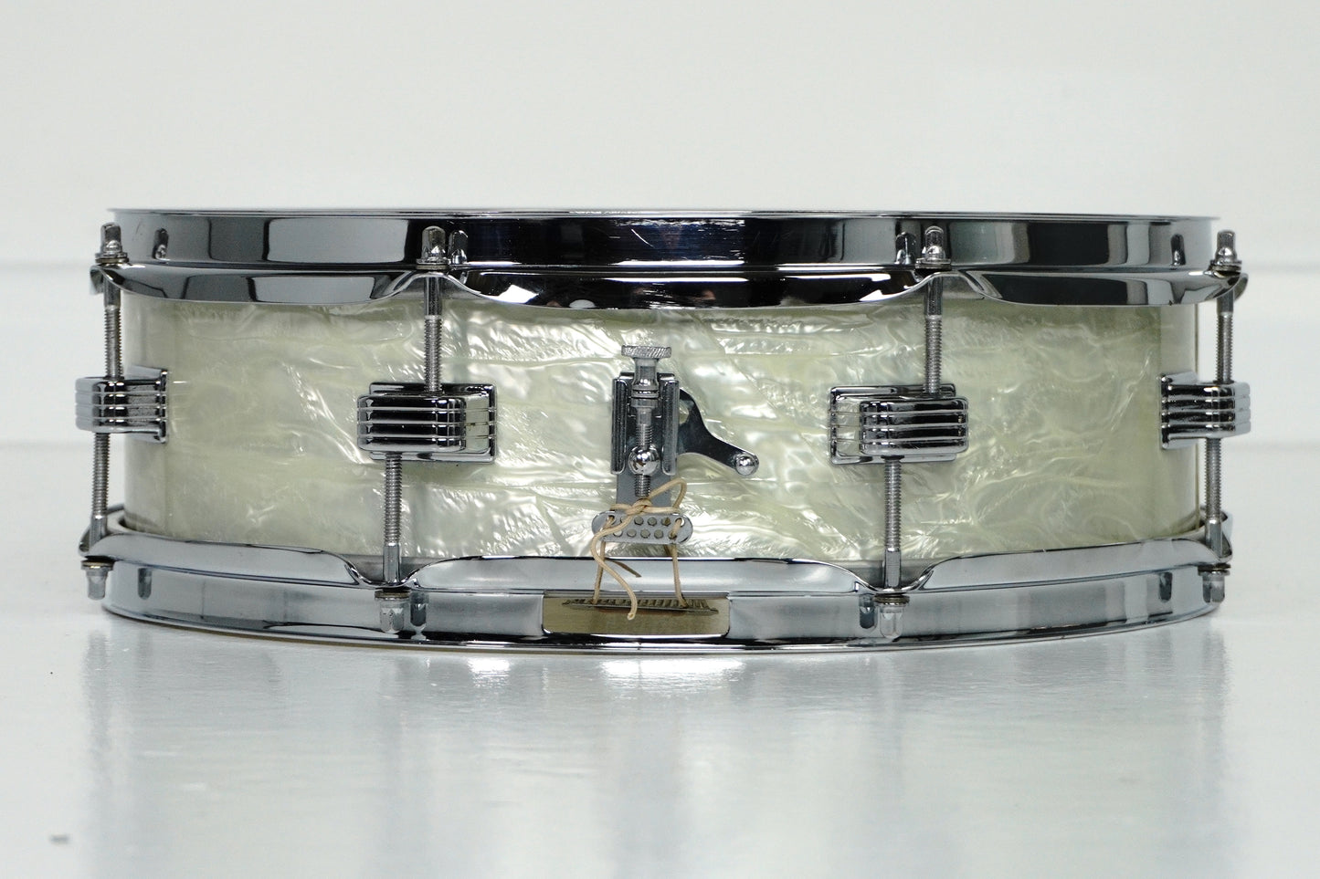 Ludwig 14” x 4” Down Beat Snare Drum in White Marine Pearl 1965