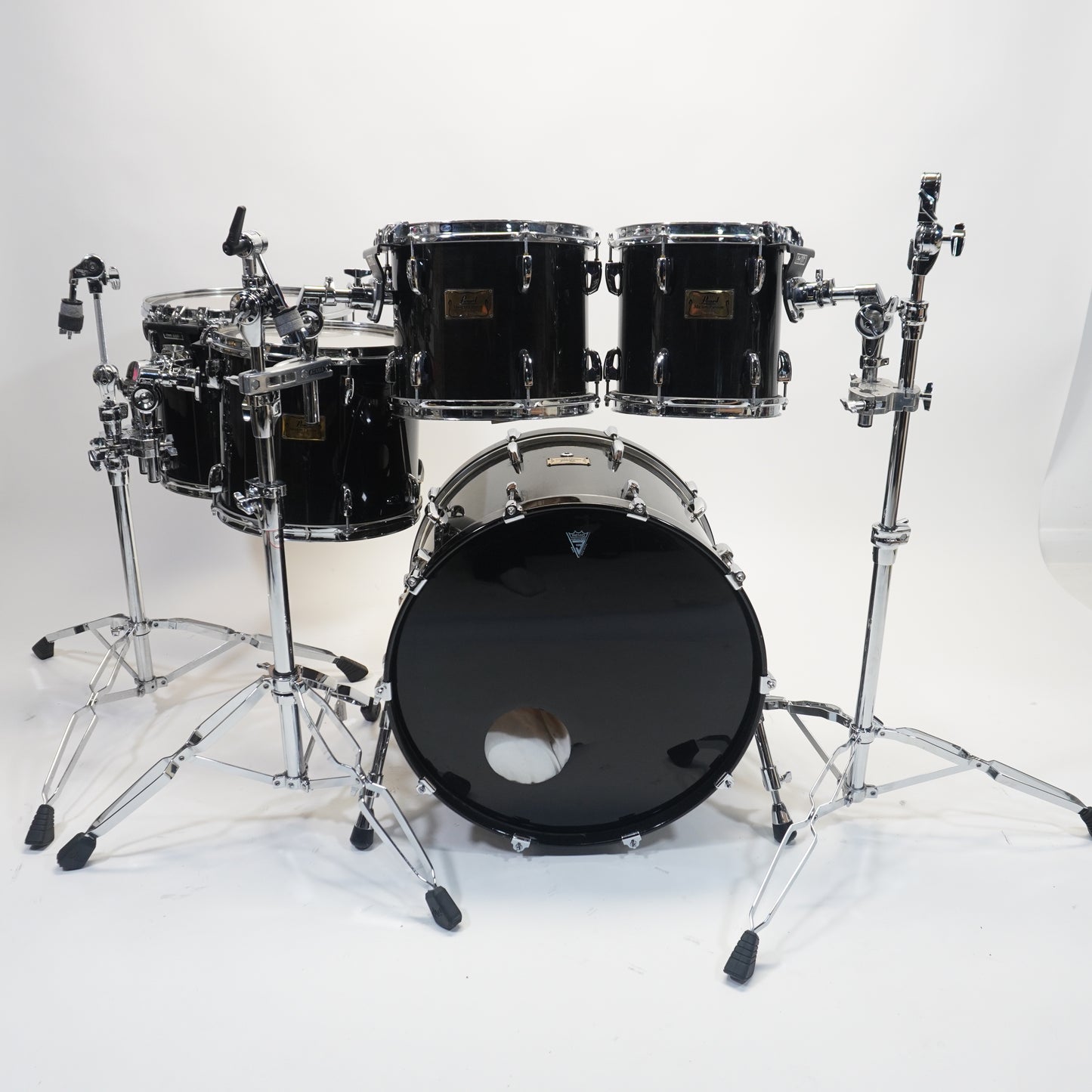 Pearl Masters Maple in Black 22,10,12,14,16