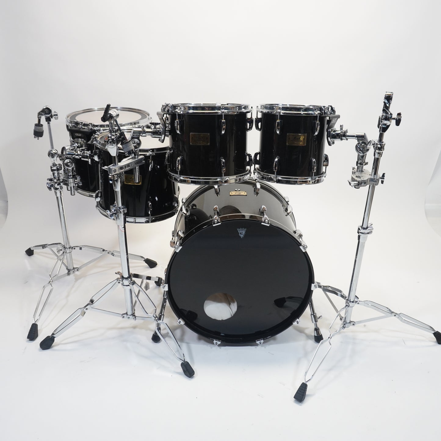 Pearl Masters Maple in Black 22,10,12,14,16