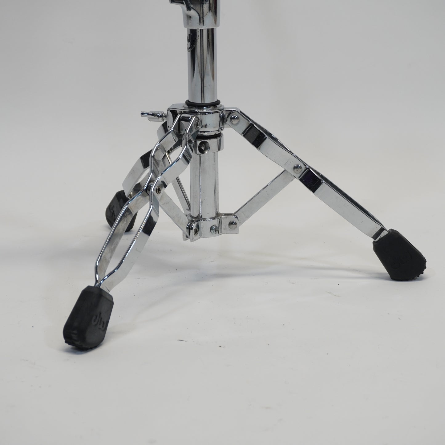 DW9300 SNARE DRUM STAND