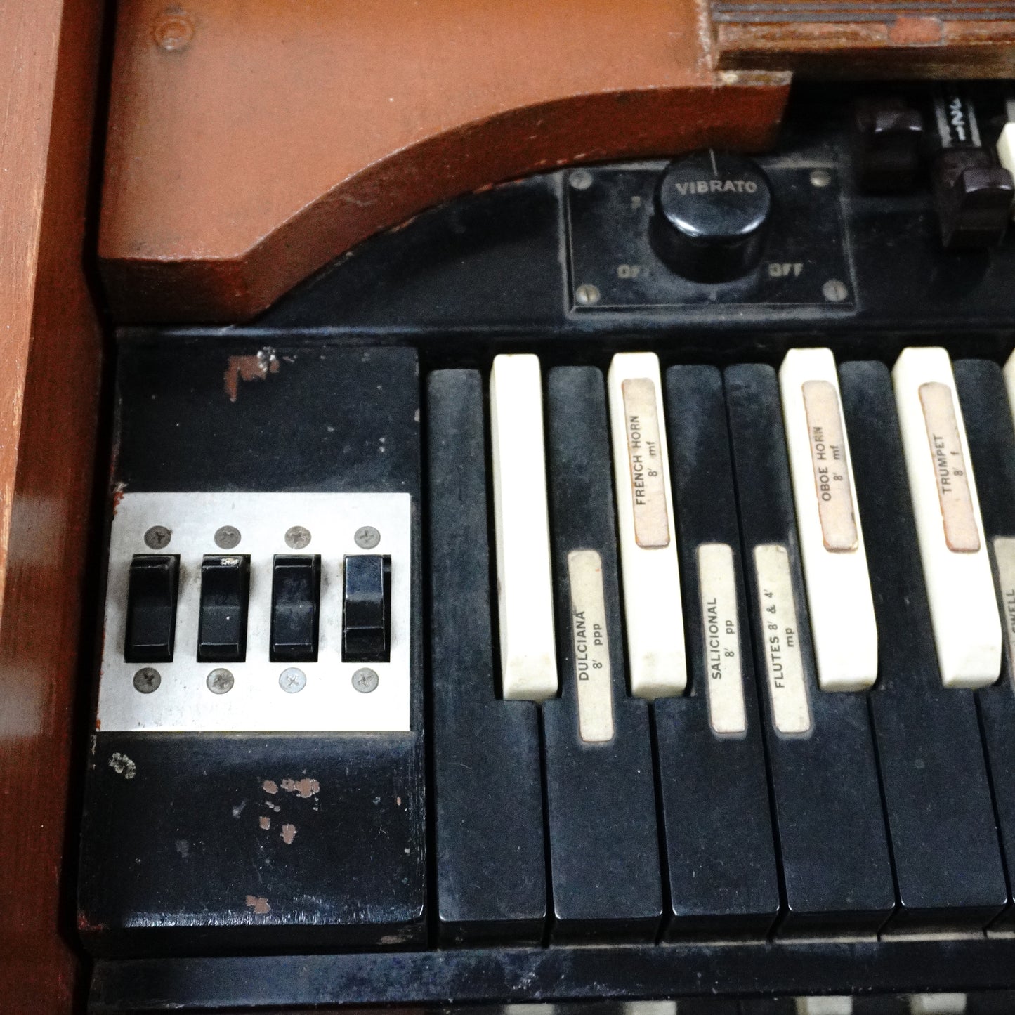 Hammond BVC3 Keyboard with a Leslie Model 147 Speaker Package
