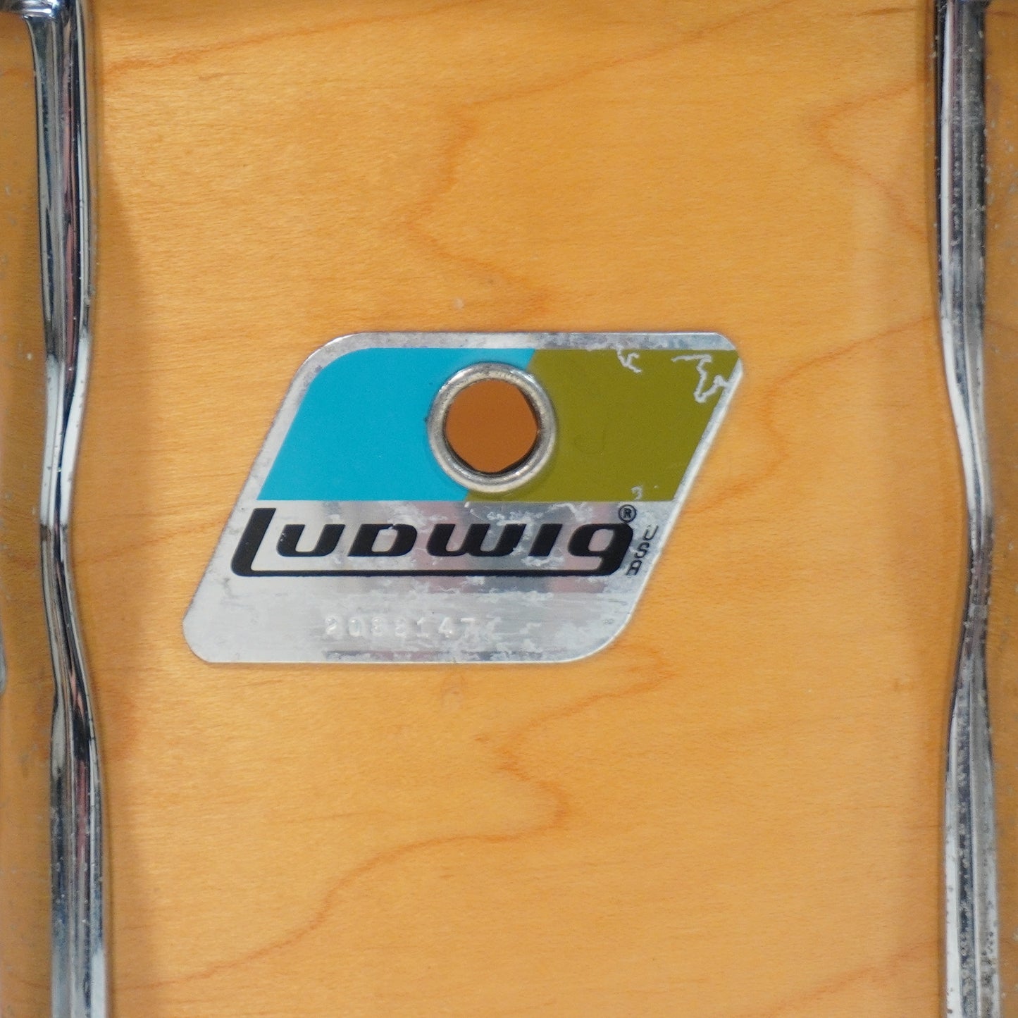LUDWIG CLASSIC L403 14"x 6.5" ROCK CONCERT MAPLE SNARE DRUM