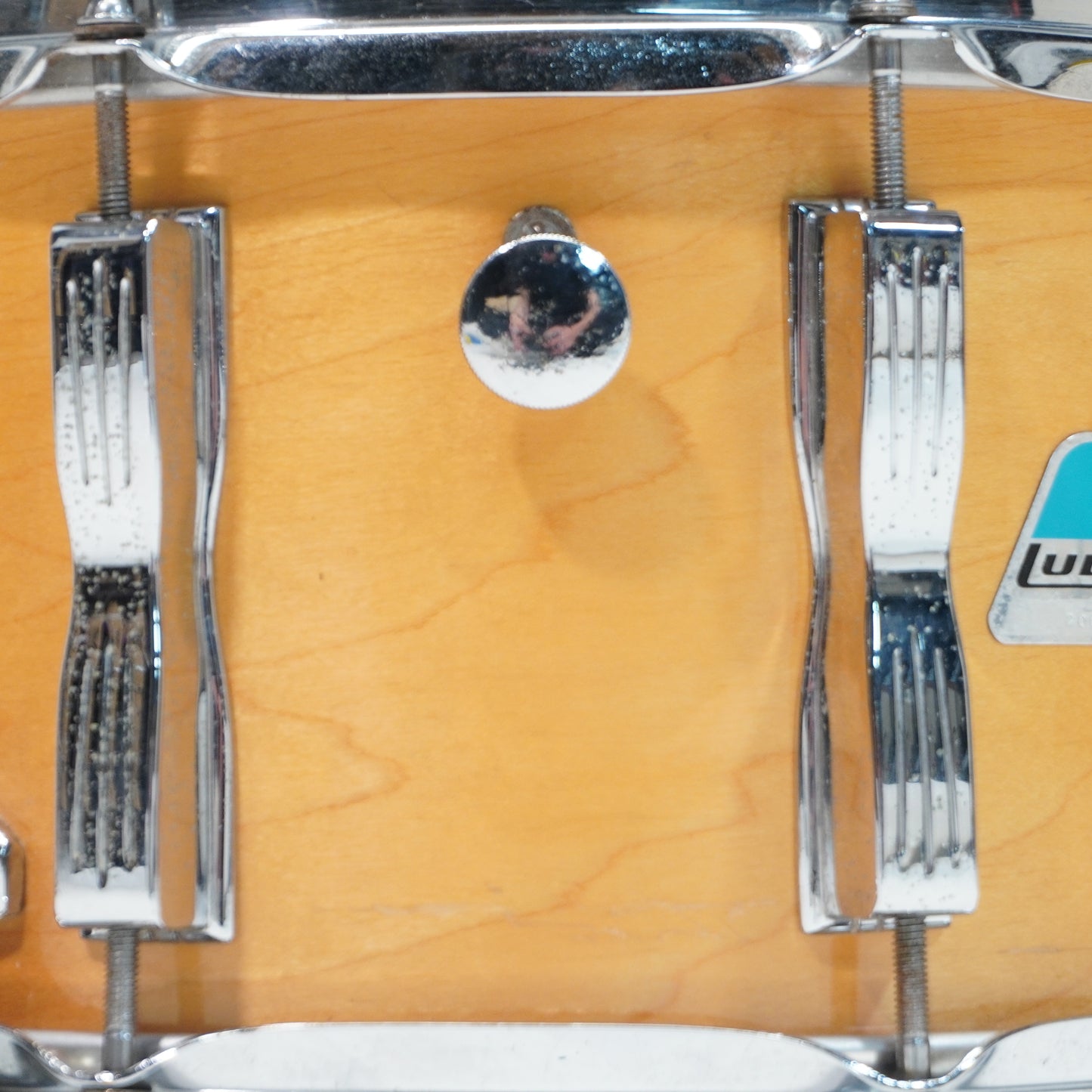 LUDWIG CLASSIC L403 14"x 6.5" ROCK CONCERT MAPLE SNARE DRUM