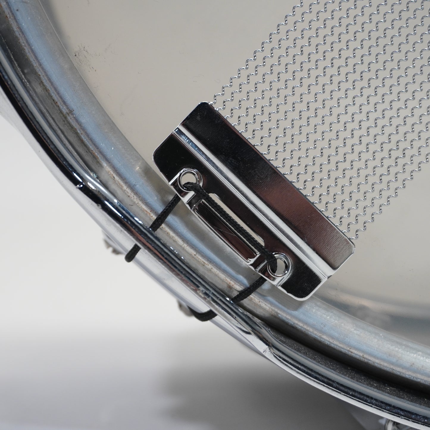 VINTAGE BEVERLY 14"X 5" STEEL SHELL SNARE DRUM