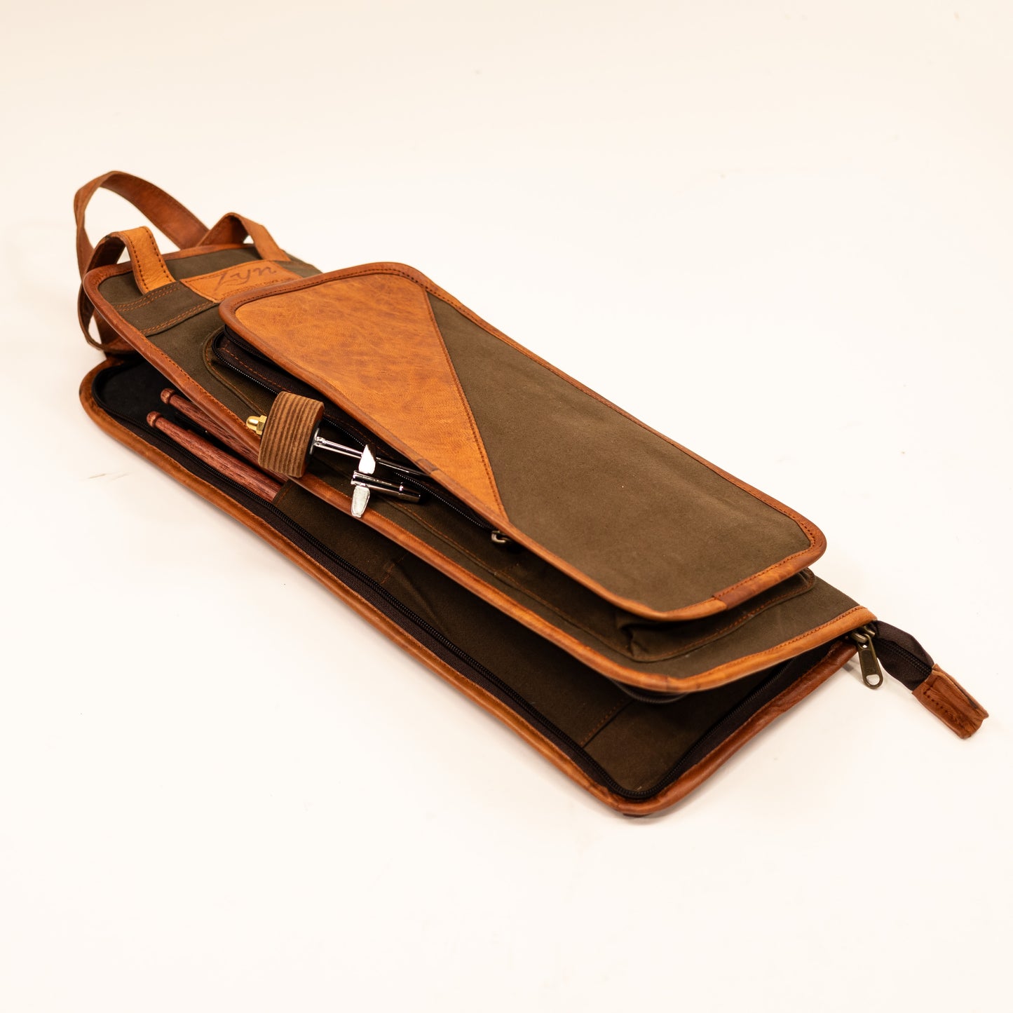 Zyn Luxus-Sticktasche aus Leder und Canvas