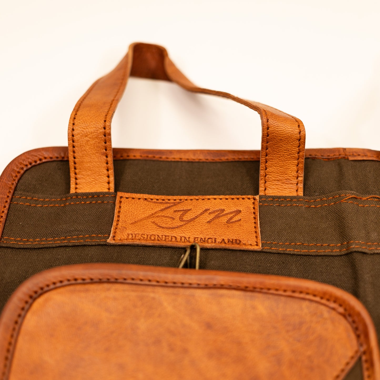 Zyn Luxus-Sticktasche aus Leder und Canvas