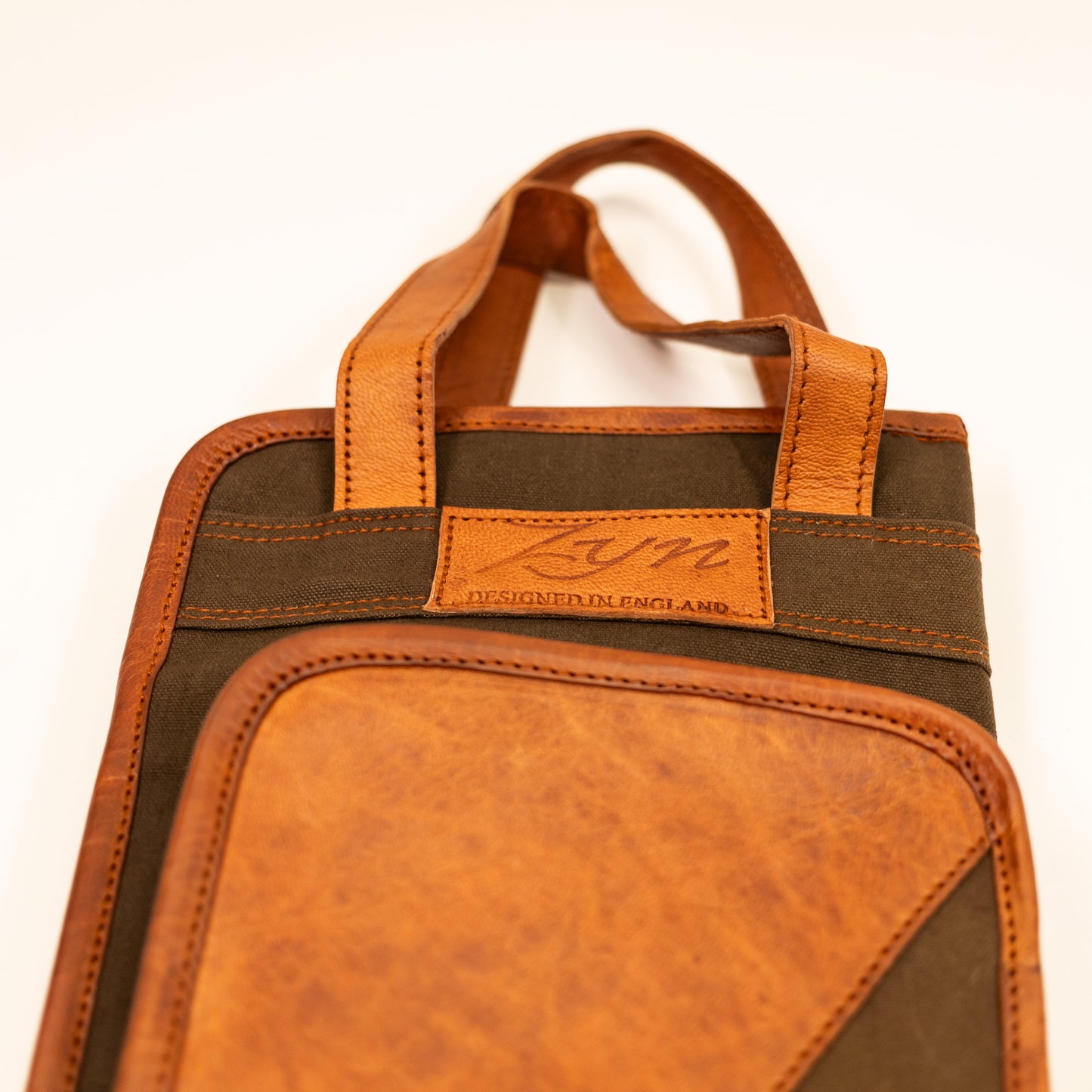 Zyn Luxus-Sticktasche aus Leder und Canvas