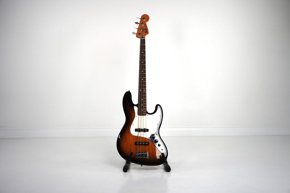 Fender Mexican Jazz Bassgitarre mit Koffer
