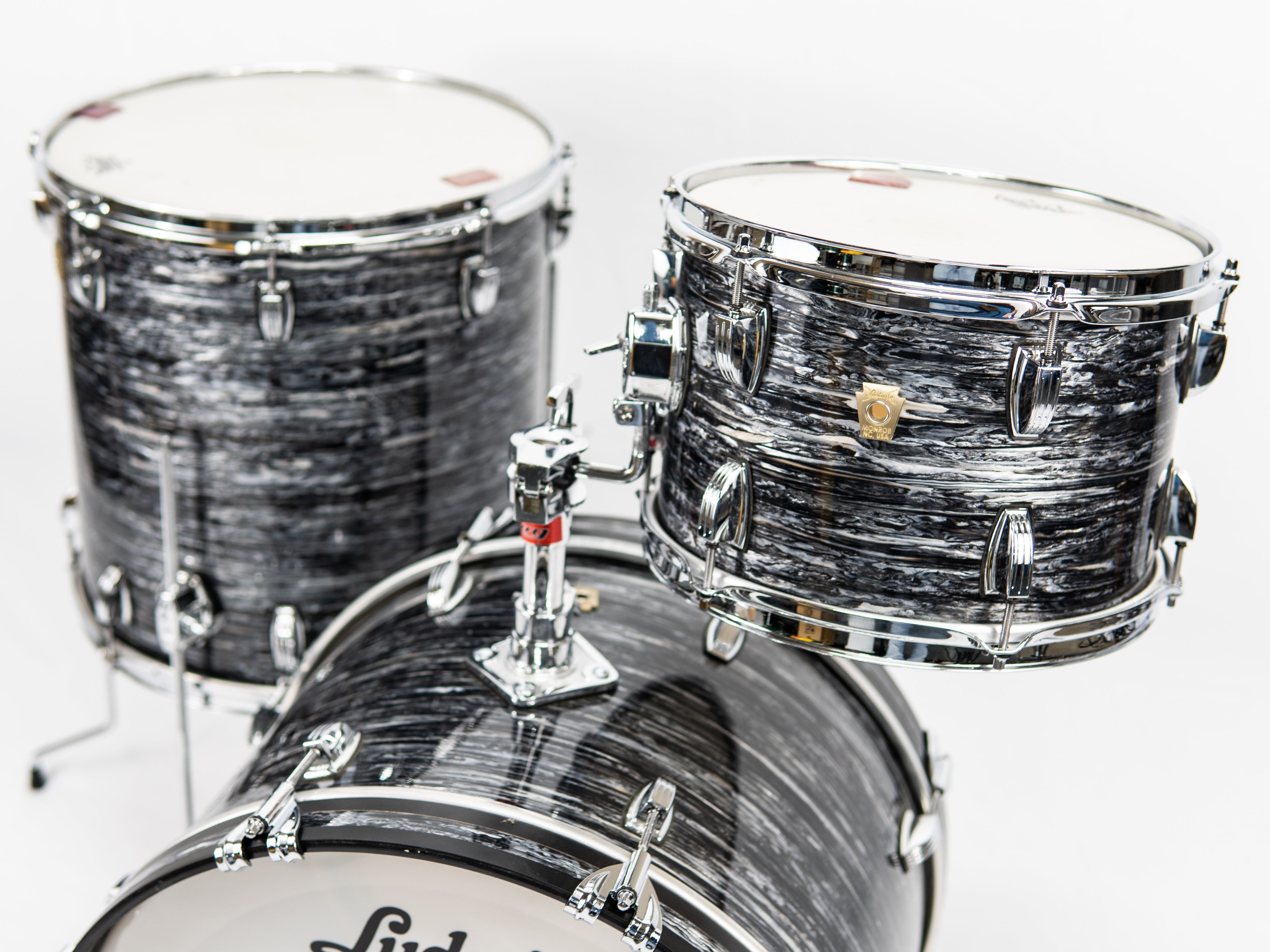 Ludwig new Classic Maple 12/16/20 in Black Oyster - DEMO – Rubix Drums